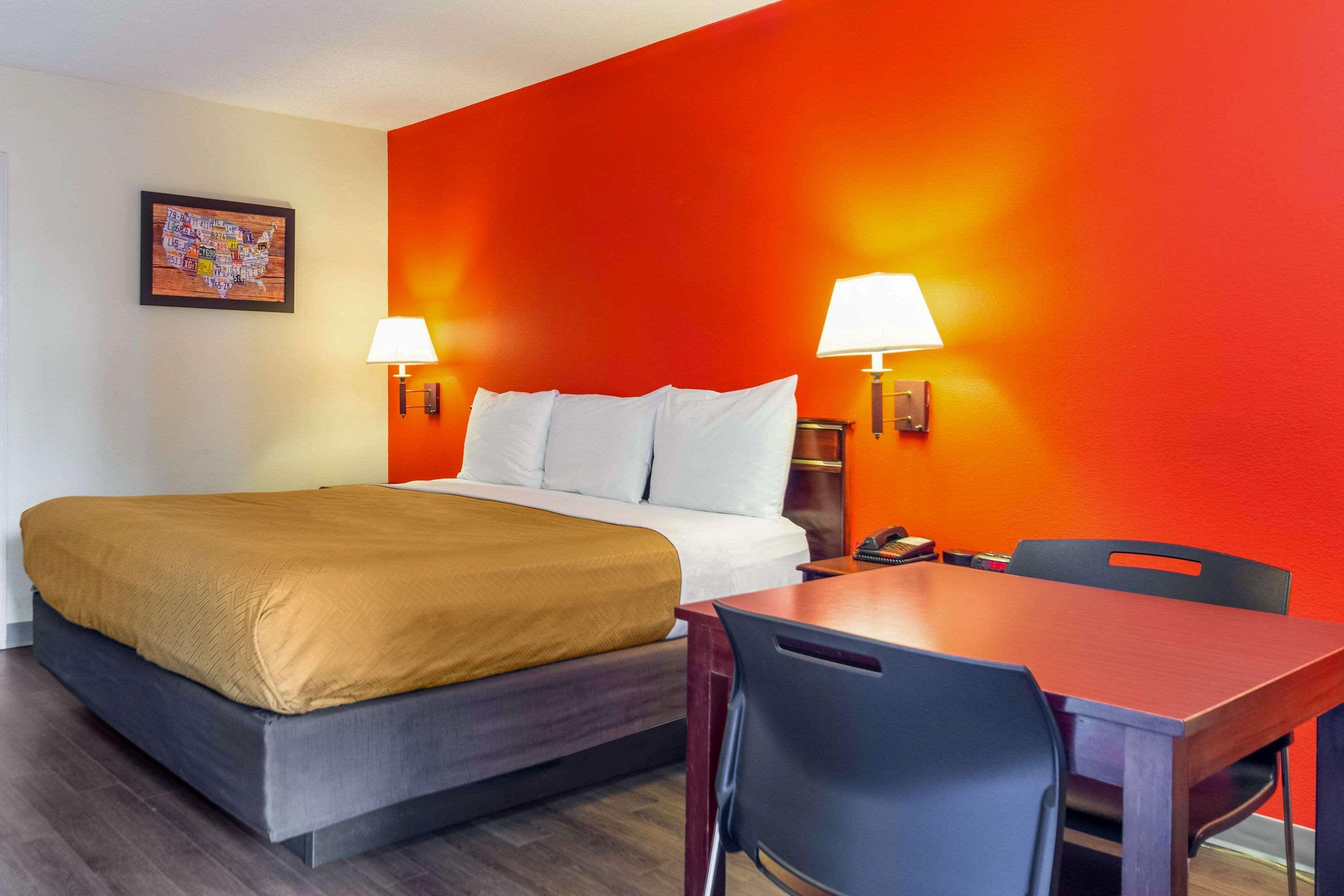 Econo Lodge לורל מראה חיצוני תמונה