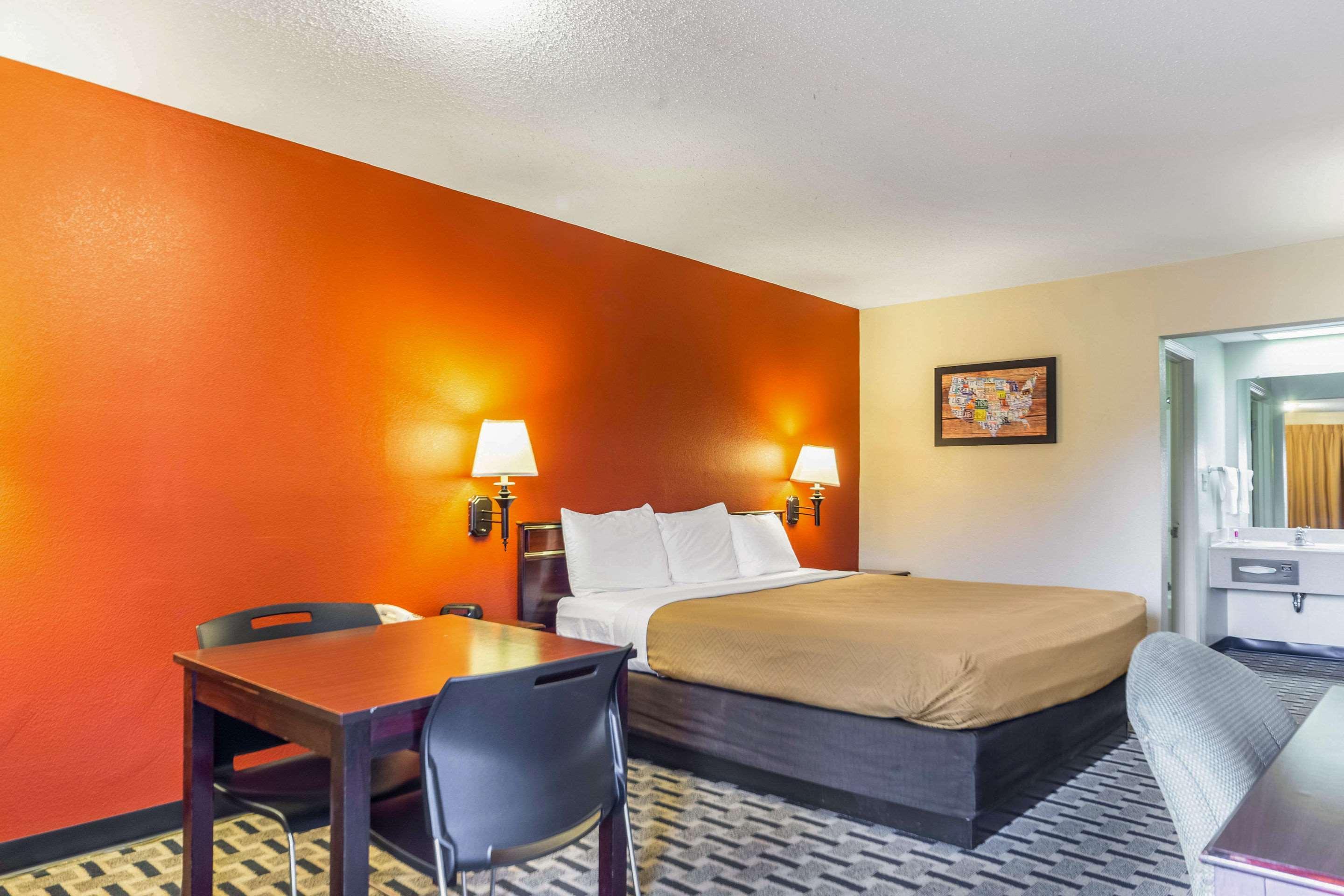 Econo Lodge לורל מראה חיצוני תמונה