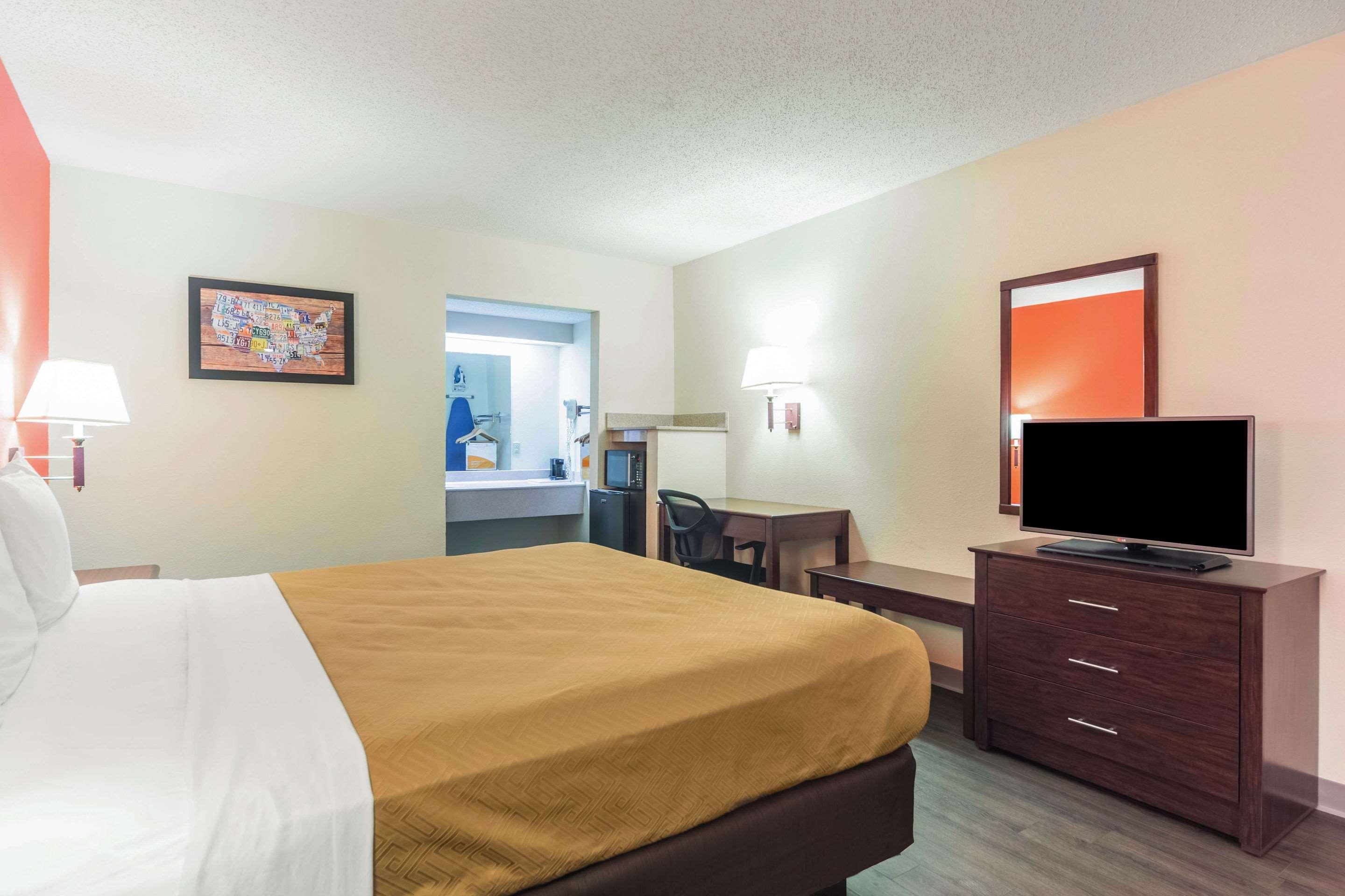Econo Lodge לורל מראה חיצוני תמונה