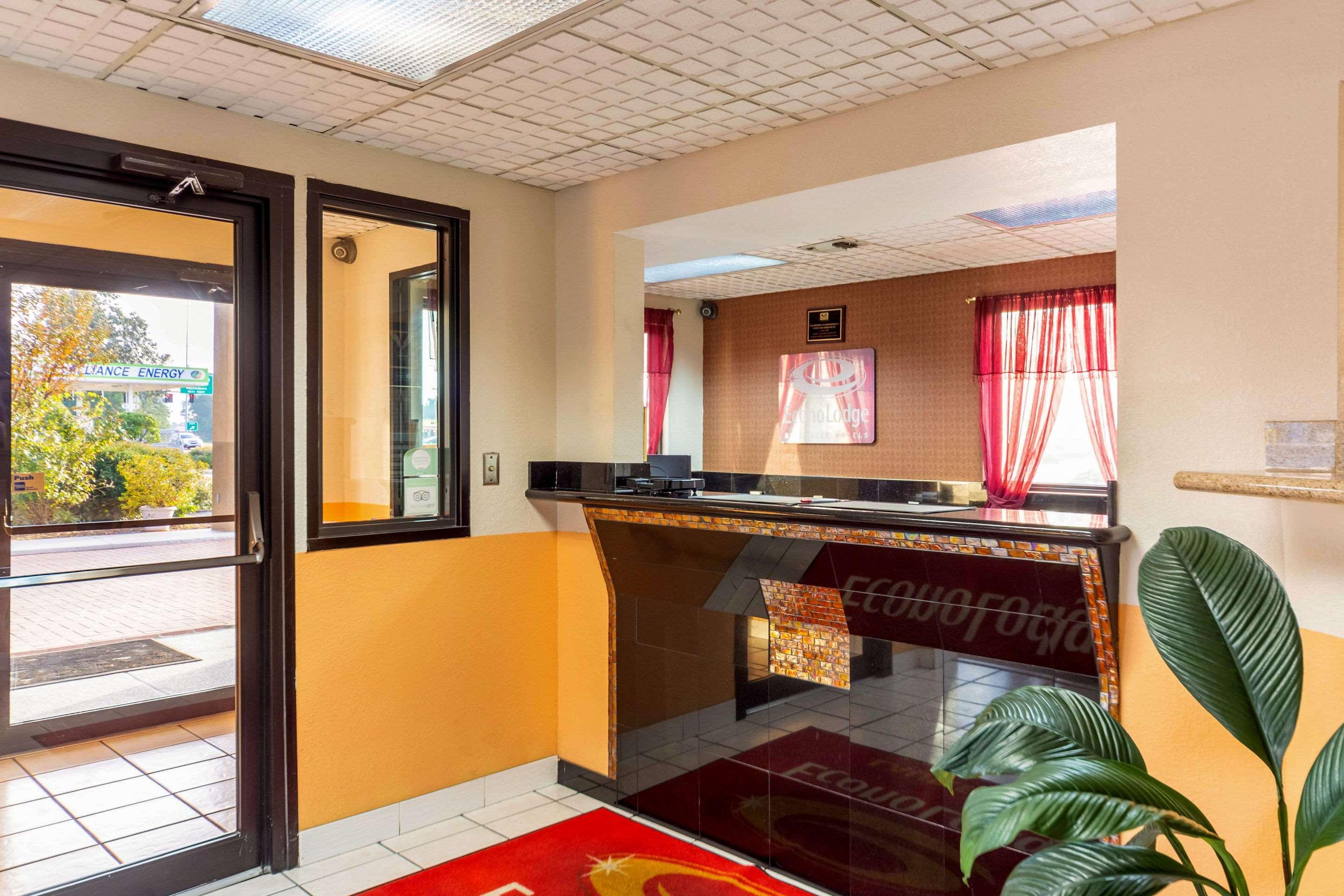Econo Lodge לורל מראה חיצוני תמונה