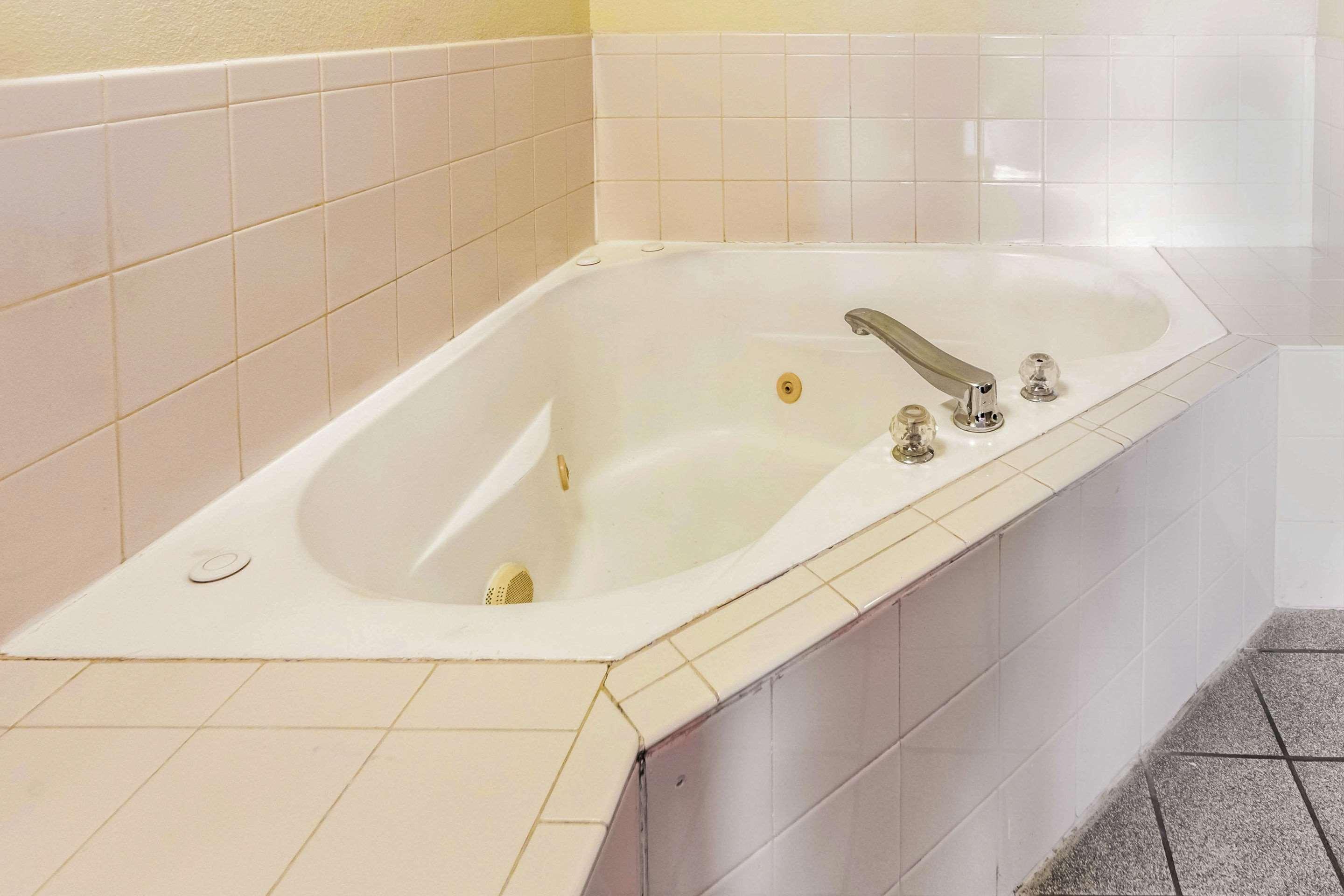 Econo Lodge לורל מראה חיצוני תמונה