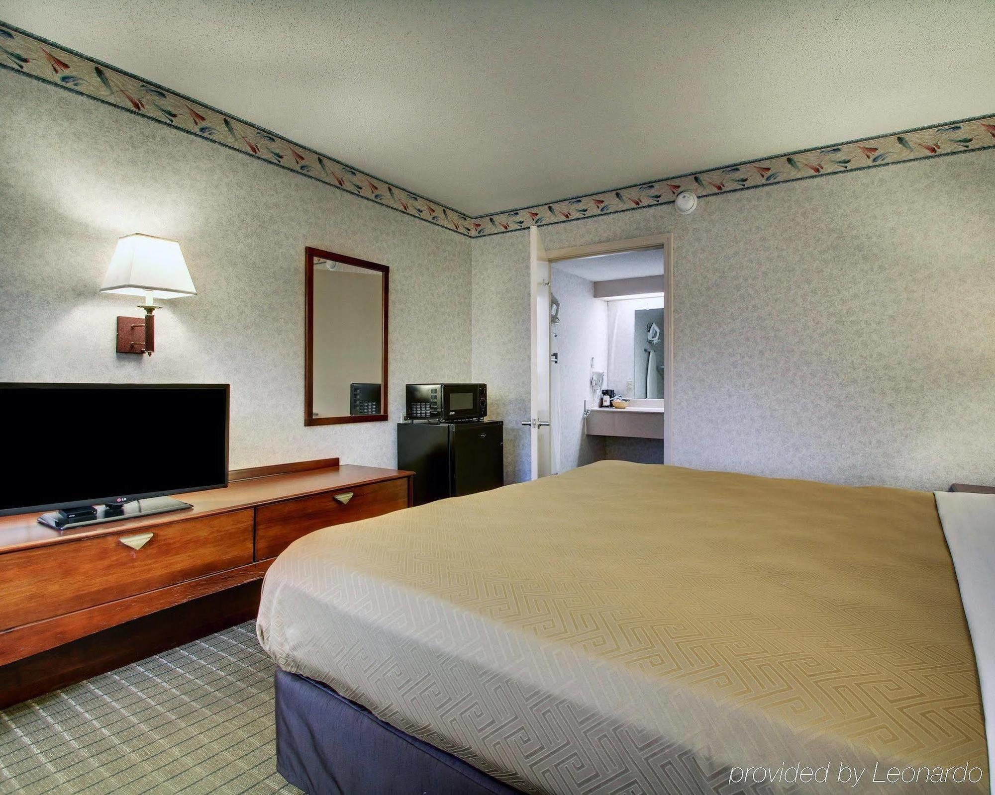 Econo Lodge לורל מראה חיצוני תמונה